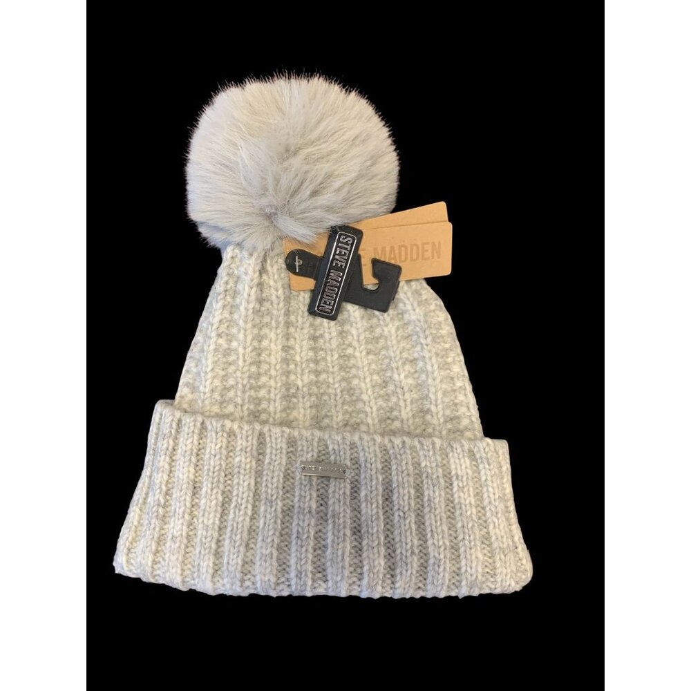 NWT Steve Madden OS Winter Knit Beanie Hat Pom Pom Gray